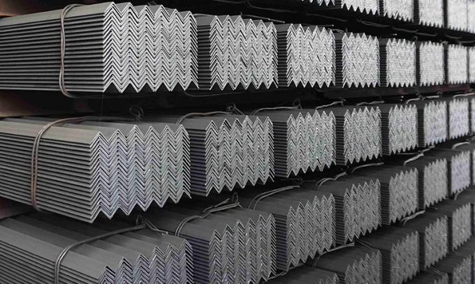 میله زاویه ای از فولاد کربن گرم رول شده ASTM A36 A53 Q235 Q345 طول سفارشی 3