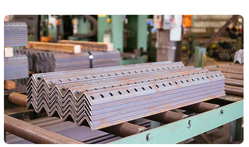 میله زاویه ای از فولاد کربن گرم رول شده ASTM A36 A53 Q235 Q345 طول سفارشی 5