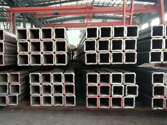 A36 1020 Ss400 20*20 25*25 30*30 100*100 200*200 20*40 30*40 فولاد کربن سیاه لوله مستطیل / مربع بدون درز برای مواد ساختمانی 3
