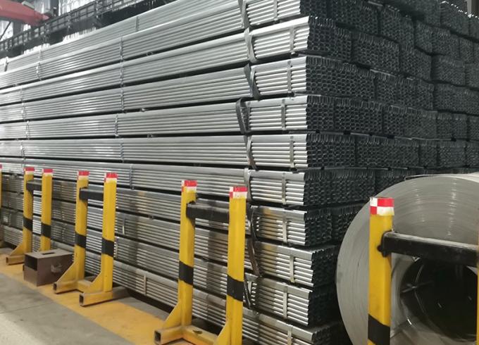 ساختمان گلخانه ای 6m 12m ضخامت سفارشی قطر Z30-275g Dx51d Dx52D لوله های فولادی گالوانیزه 3